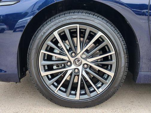 2025 Lexus ES 350 Base