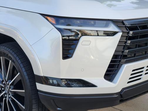 White Pearl 2024 Lexus GX 550 Luxury