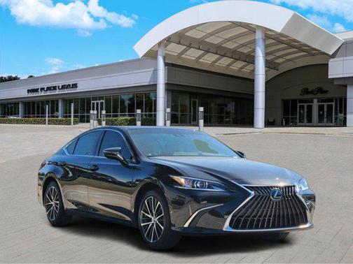 2025 Lexus ES 300h Base