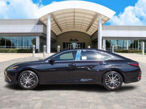 2025 Lexus ES 300h Base