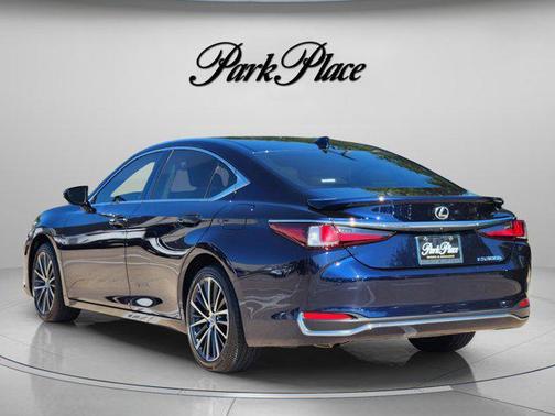 Mica 2025 Lexus ES 300h Premium