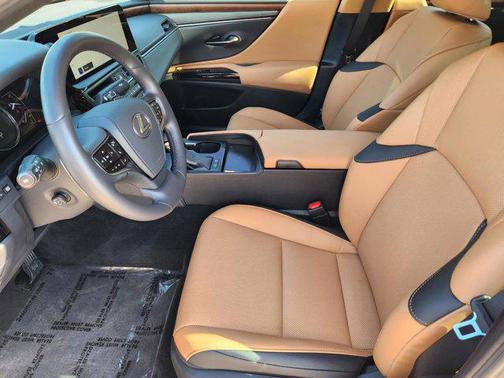 Mica 2025 Lexus ES 300h Premium