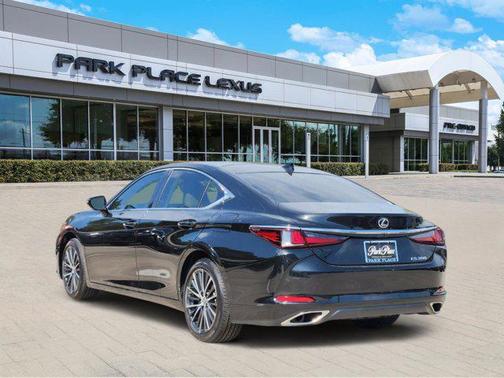 2025 Lexus ES 350 Base