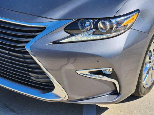 2016 Lexus ES 300h Base