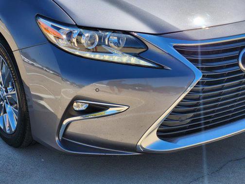 2016 Lexus ES 300h Base