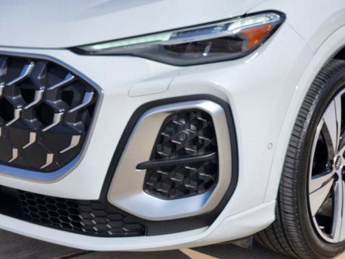 2025 Audi SQ5 3.0T Premium Plus