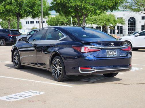 Mica 2025 Lexus ES 300h Base