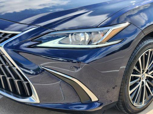 Mica 2025 Lexus ES 300h Base