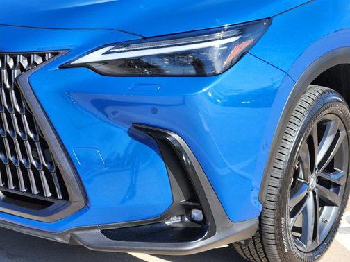 2022 Lexus NX 450h+ Luxury