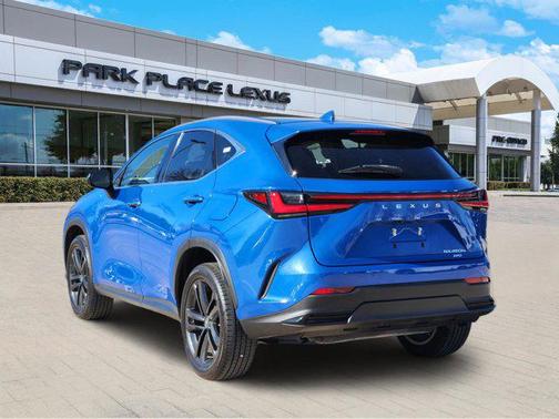 2022 Lexus NX 450h+ Luxury