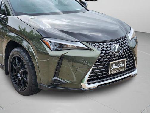 Nori Green Pearl 2025 Lexus UX 300h Premium