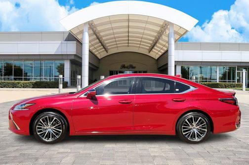 2025 Lexus ES 300h Base