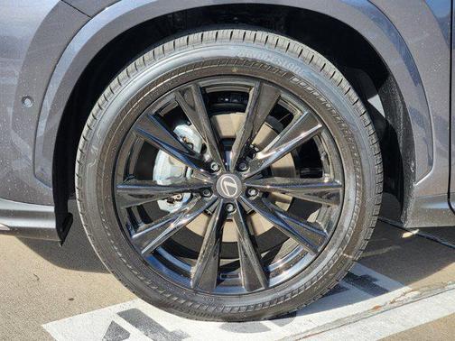 2026 Lexus NX 450h+ F SPORT Handling