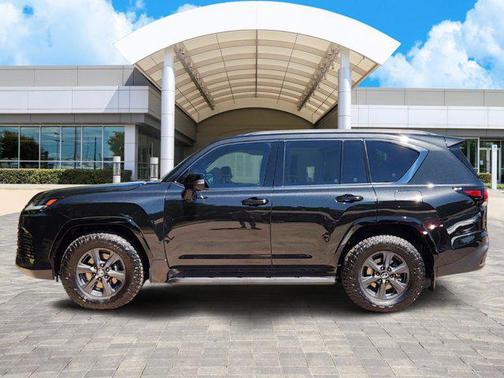 2025 Lexus LX 700h Overtrail