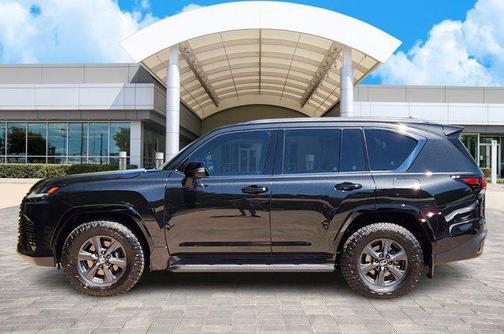 2025 Lexus LX 700h Overtrail