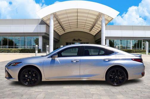 2024 Lexus ES 300h F SPORT Handling