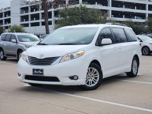 2014 Toyota Sienna XLE