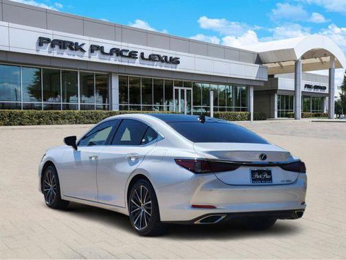 2025 Lexus ES 350 Base