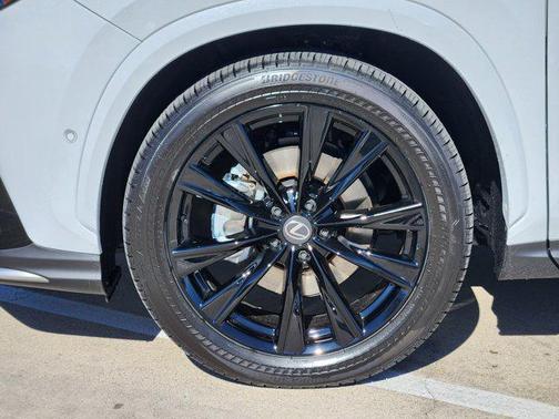 2026 Lexus NX 450h+ F SPORT Handling