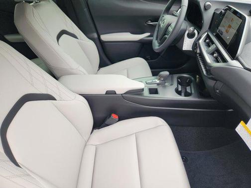 Caviar 2026 Lexus UX 300h Base