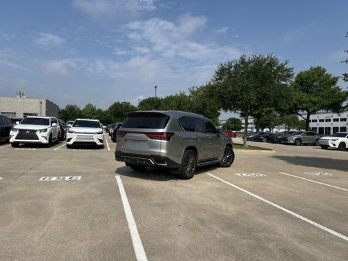 2023 Lexus LX 600 Base