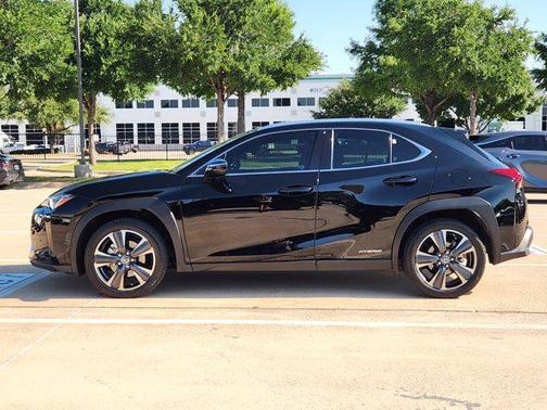 Obsidian 2020 Lexus UX 250h Base