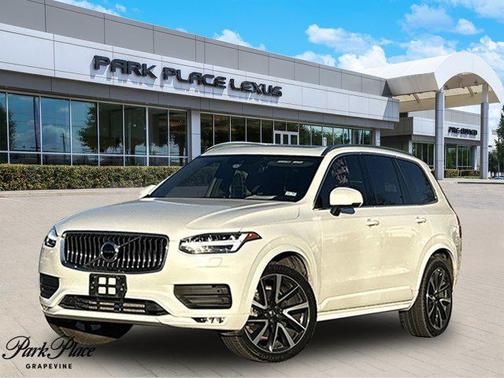 2022 Volvo XC90 T6 Momentum