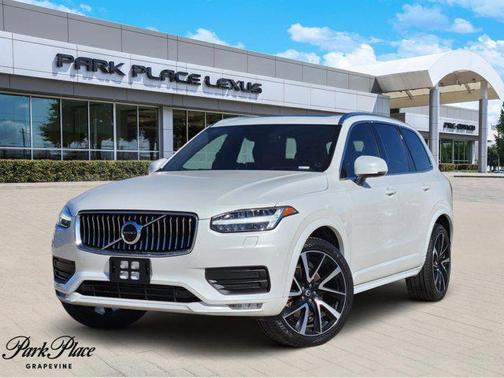 2022 Volvo XC90 T6 Momentum