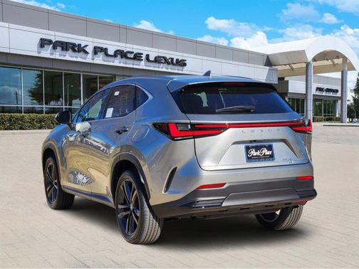 2026 Lexus NX 450h+ Luxury