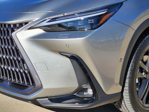 2026 Lexus NX 450h+ Luxury