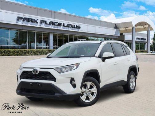 2020 Toyota RAV4 XLE