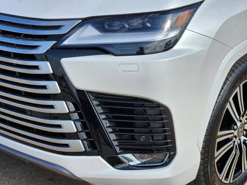 2025 Lexus LX 600 Luxury