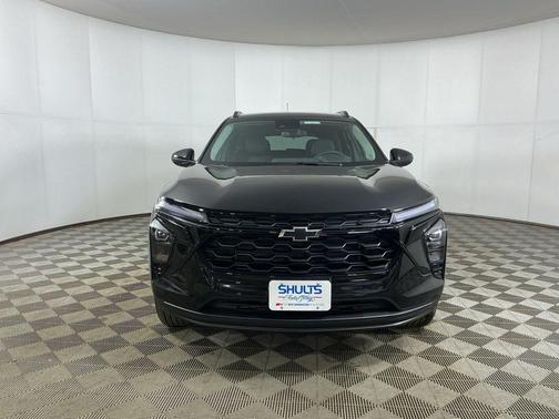 Mosaic Black Metallic 2026 Chevrolet Trax LT