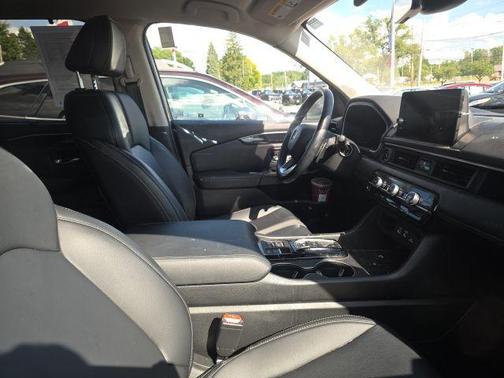 Modern Steel Metallic 2025 Honda Pilot