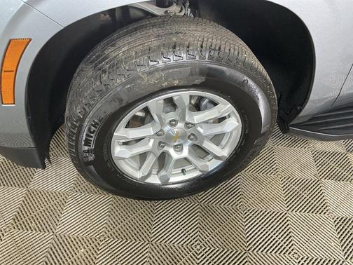 Sterling Gray Metallic 2025 Chevrolet Suburban LS
