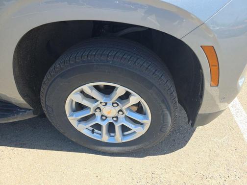 Sterling Gray Metallic 2025 Chevrolet Suburban LS