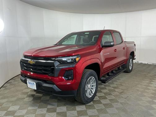 Radiant Red Tintcoat 2026 Chevrolet Colorado LT