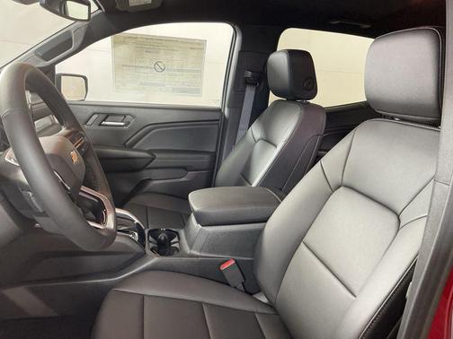 Radiant Red Tintcoat 2026 Chevrolet Colorado LT