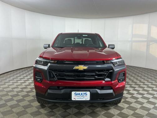 Radiant Red Tintcoat 2026 Chevrolet Colorado LT