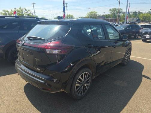 Super Black 2023 Nissan Kicks SV
