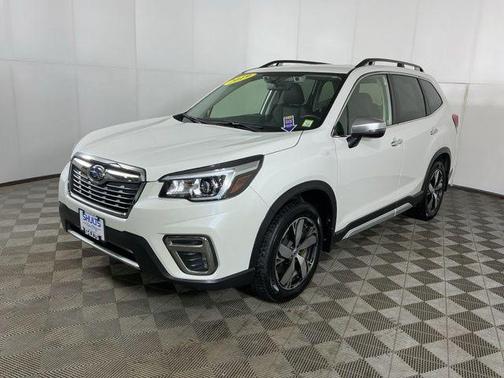 Crystal White Pearl 2019 Subaru Forester Touring