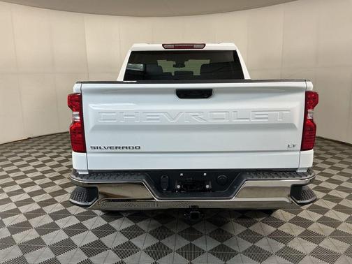 Summit White 2026 Chevrolet Silverado 1500 LT