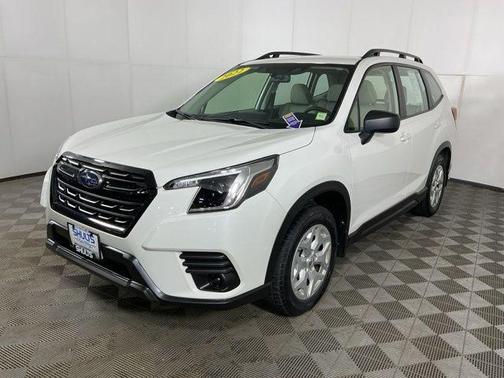 Crystal White Pearl 2022 Subaru Forester Base