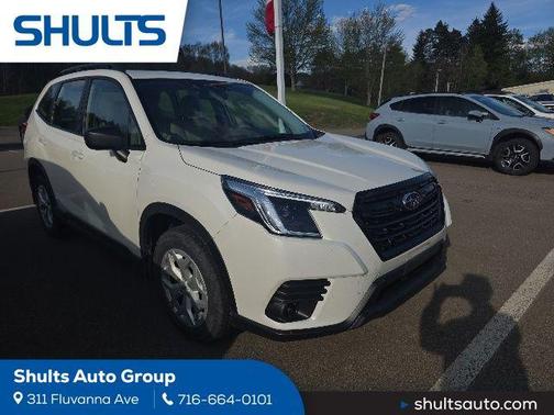 Crystal White Pearl 2022 Subaru Forester Base