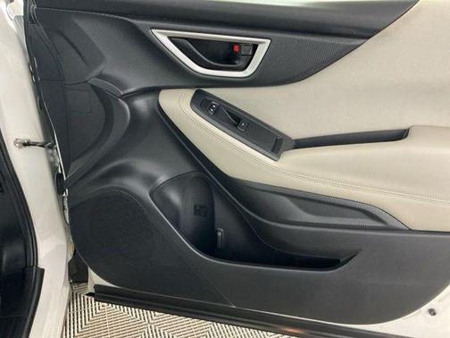 Crystal White Pearl 2022 Subaru Forester Base