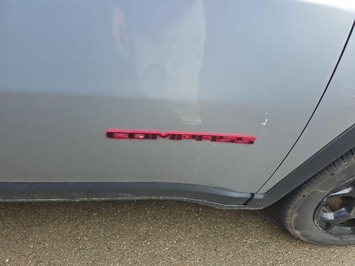 Billet Silver Metallic Clearcoat 2023 Jeep Compass Trailhawk