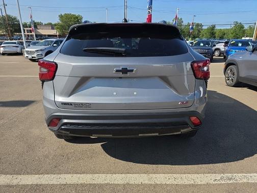 Sterling Gray Metallic 2024 Chevrolet Trax FWD 2RS