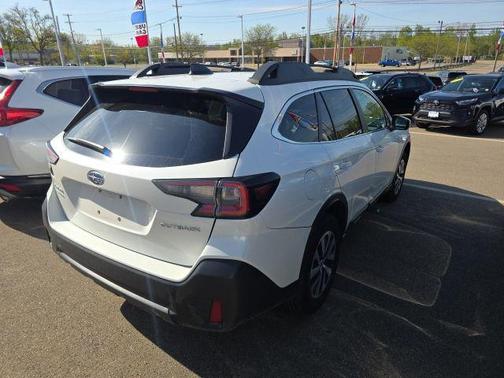 Crystal White Pearl 2022 Subaru Outback Premium
