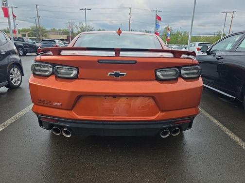 Vivid Orange Metallic 2023 Chevrolet Camaro 1SS
