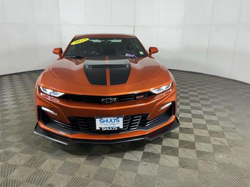 Vivid Orange Metallic 2023 Chevrolet Camaro 1SS